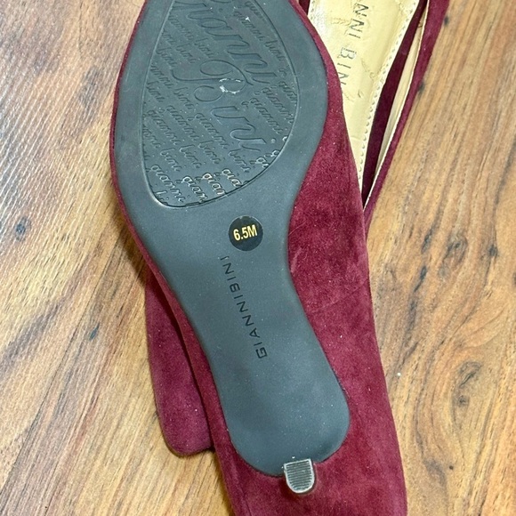 Gianni Bini Purple Eggplant Burgundy Suede Heels Pumps Sz 6.5M - Picture 8 of 9